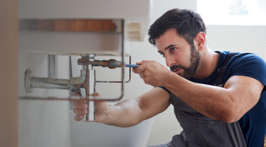 Water heater thermostat replacement in Saunderstown, RI